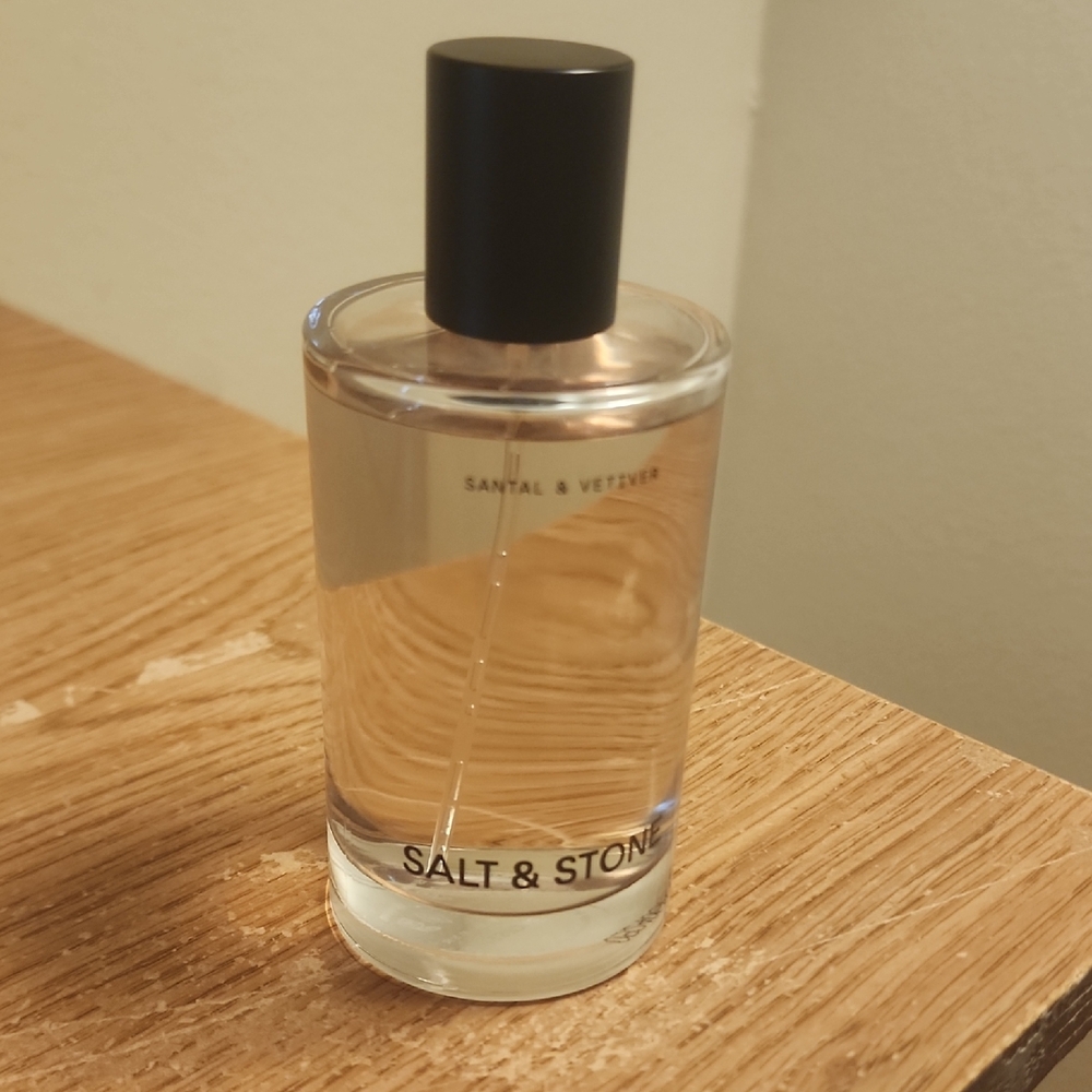 Salt & Stone Santal & Vetiver Fragrance